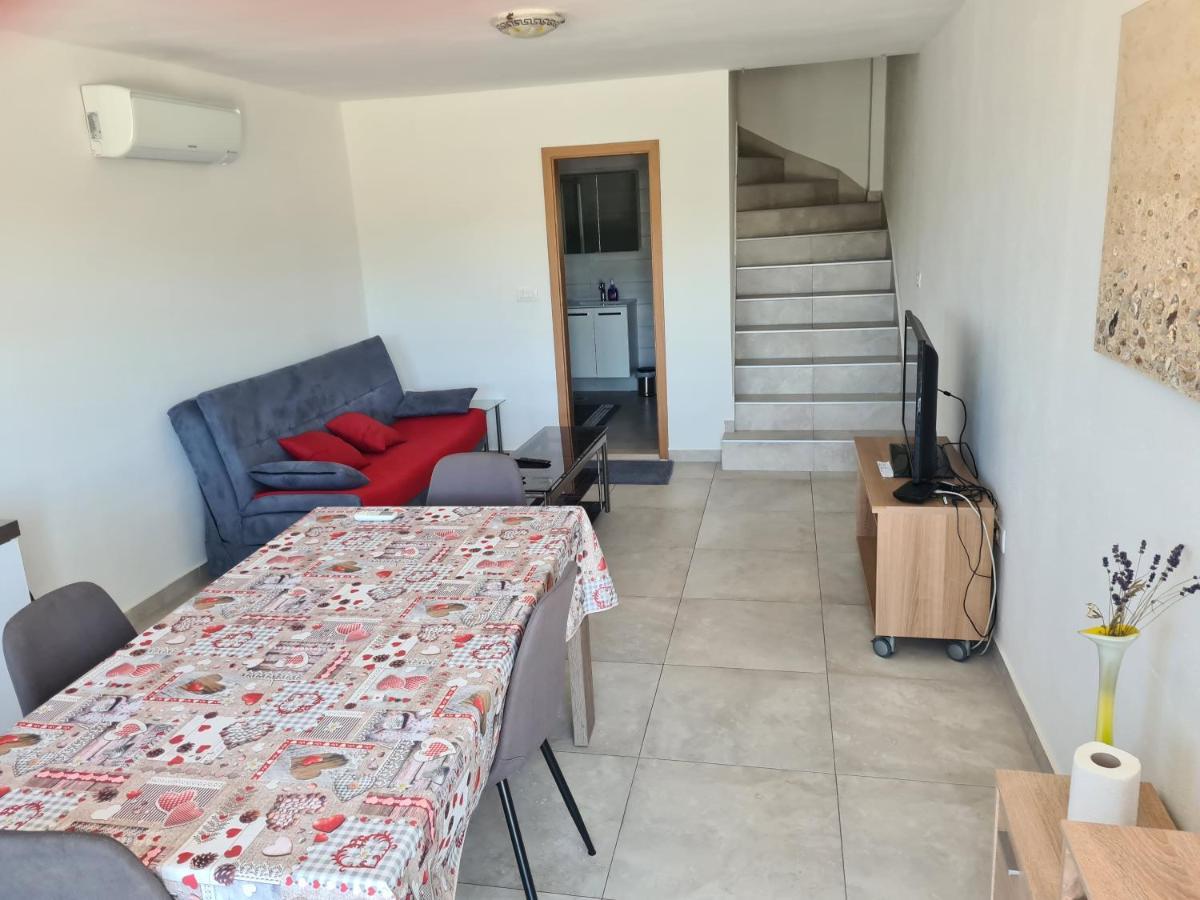 شقة Apartman Senka Rogotin المظهر الخارجي الصورة